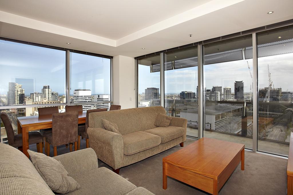Astra Apartments Melbourne Room photo