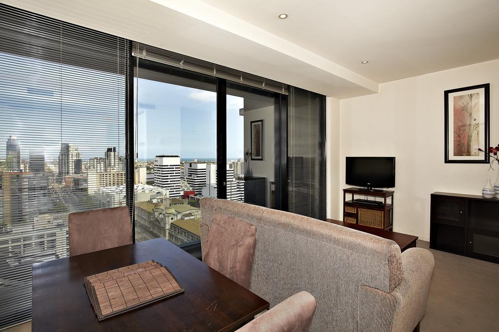 Astra Apartments Melbourne Room photo